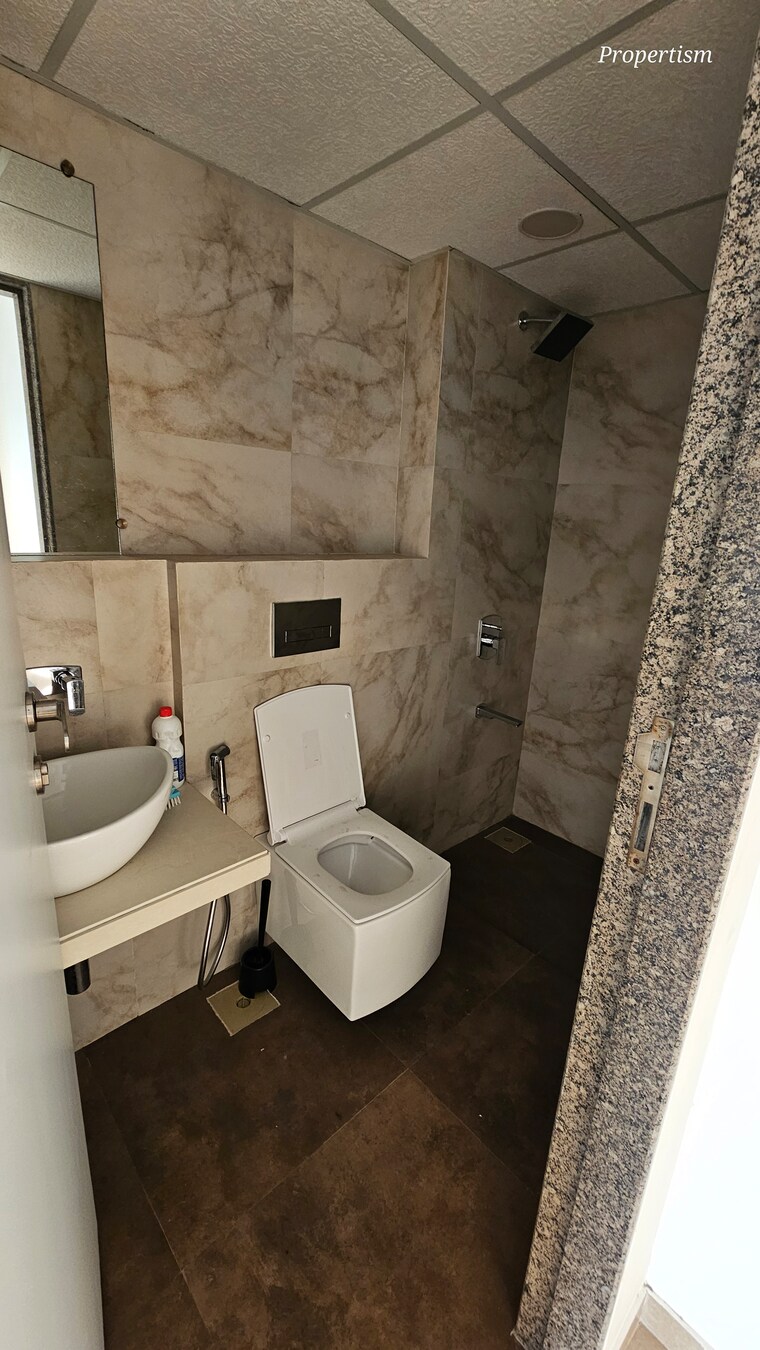 Attached Bathroom, kanakia-silicon-valley 3 Bedroom 1128 Sq.Ft. Apartment In Powai Mumbai 8527404