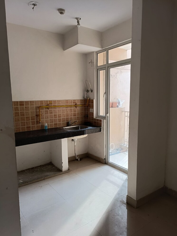 Kitchen, mahagun-mywoods 2.5 Bedroom 1110 Sq.Ft. Apartment In Sector 16c Greater Noida Greater Noida 8527406