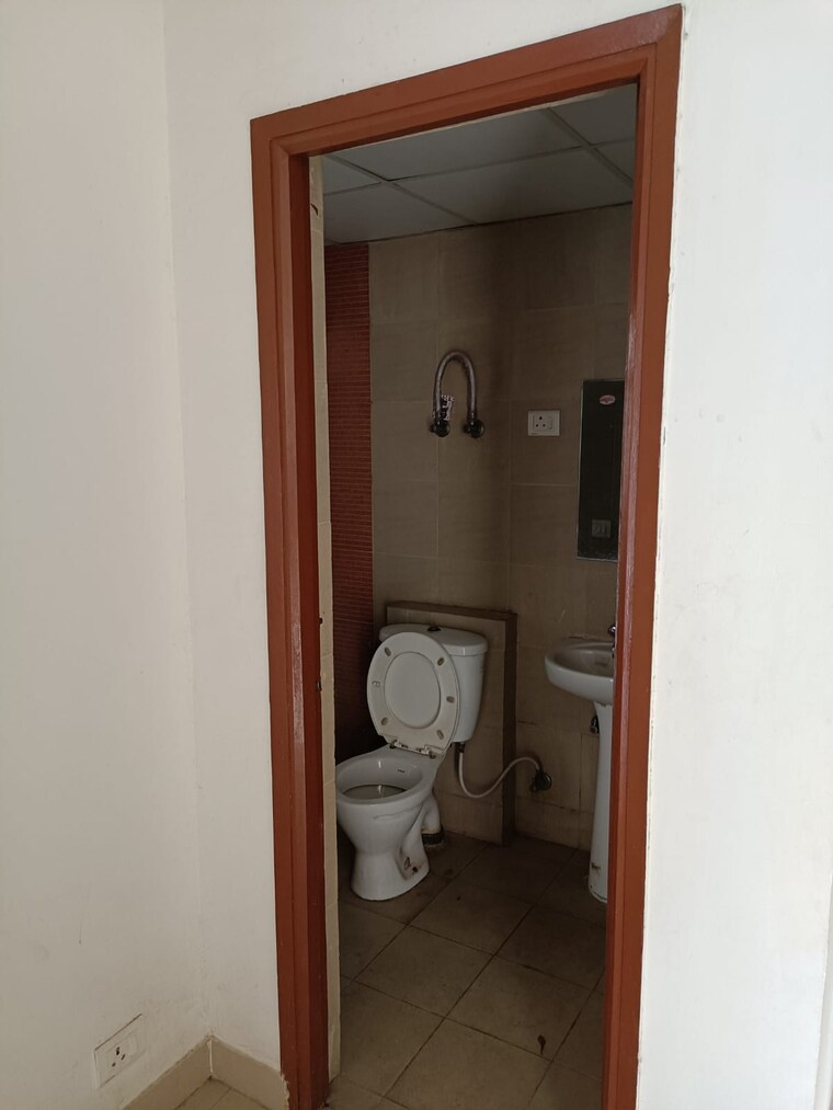 Attached Bathroom, mahagun-mywoods 2.5 Bedroom 1110 Sq.Ft. Apartment In Sector 16c Greater Noida Greater Noida 8527406