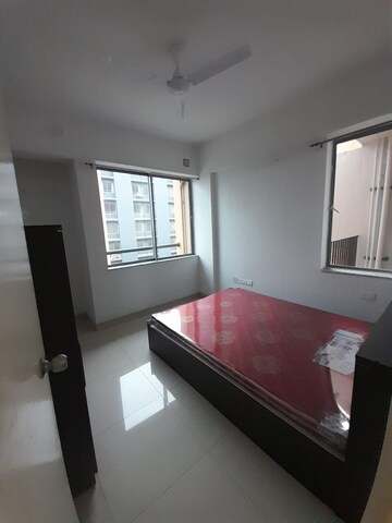 Room in 2 BHK Apartment at Godrej Seven, Joka – for Rent