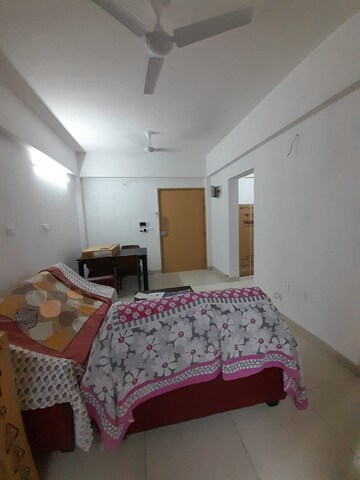 Room in 2 BHK Apartment at Godrej Seven, Joka – for Rent