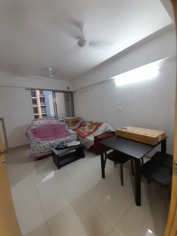 Room in 2 BHK Apartment at Godrej Seven, Joka – for Rent