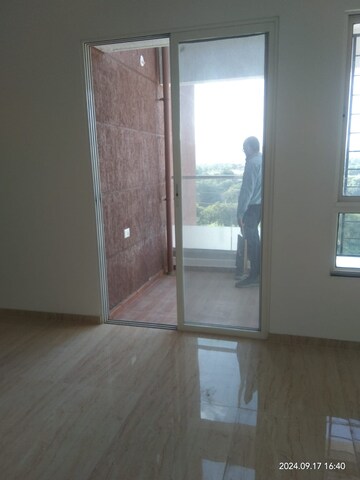 Room in 2 BHK Apartment at VTP Belair E And F Building, Mahalunge – for Rent