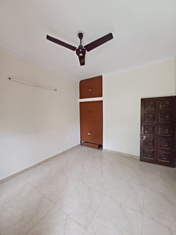 Room in 2 BHK Independent House at Ansal Plaza Sector-23, Sector 23 – for Rent