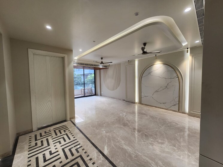 Room, sector 26a 4 Bedroom 285 Sq.Yd. Apartment In Sector 26a Gurgaon 8527741