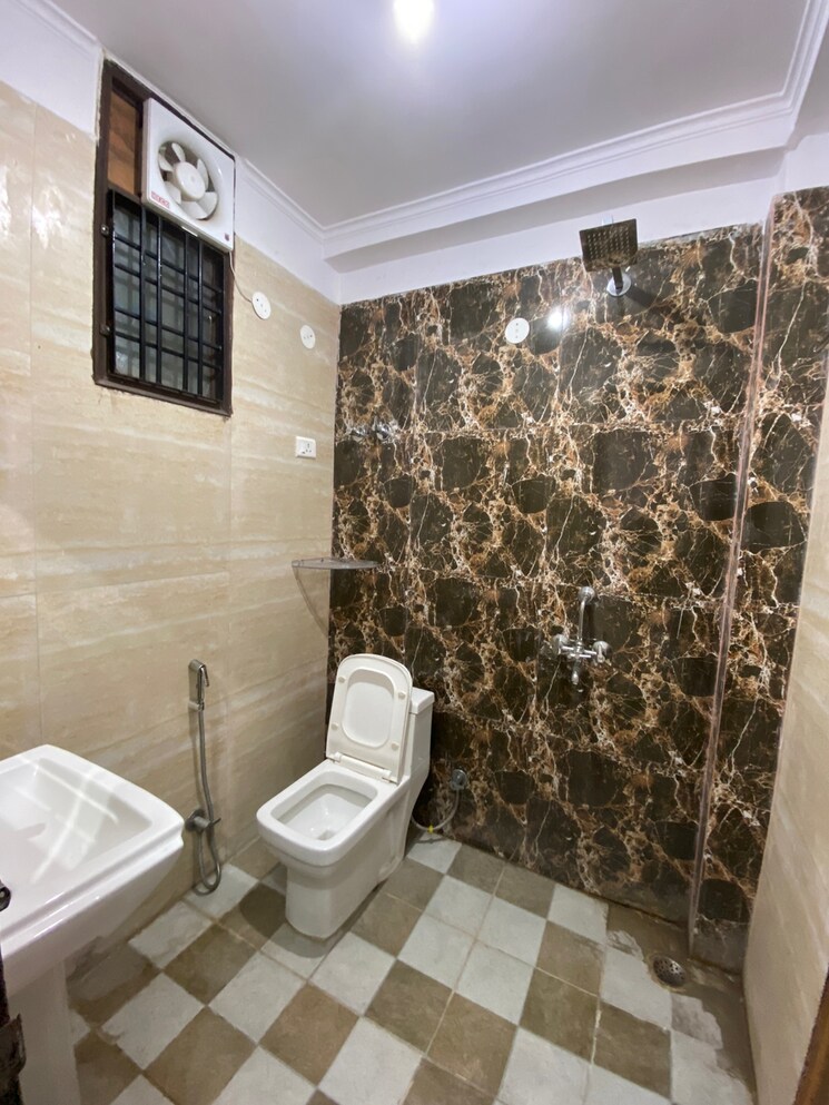 Attached Bathroom, bestech-park-view-ananda 3 Bedroom 1649 Sq.Ft. Apartment In Sector 81 Gurgaon 8527688