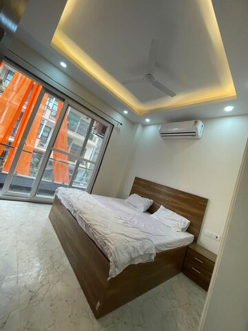 Room in 2 BHK Apartment at Sector 10a – for Rent