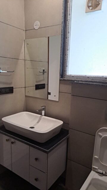 Attached Bathroom in 3 BHK Builder Floor at Ansal Plaza Sector-23, Sector 23 – for Rent