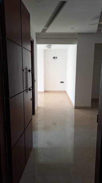 Room in 3 BHK Builder Floor at Ansal Plaza Sector-23, Sector 23 – for Rent