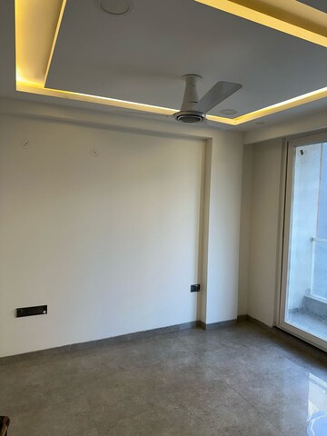 Room in 3 BHK Apartment at Sector 45 – for Rent
