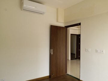 Room in 3 BHK Builder Floor at BPTP Parkland Pride, Sector 77 – for Sale