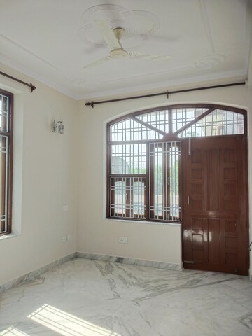 Room in 3 BHK Independent House at Ansal Plaza Sector-23, Sector 23 – for Rent