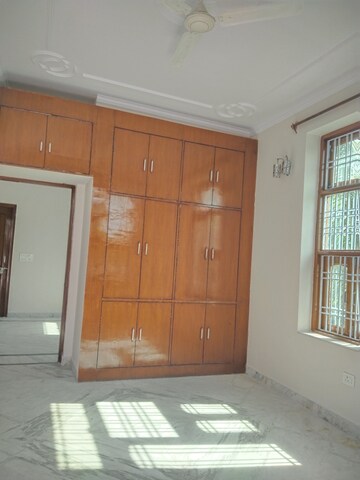 Room in 3 BHK Independent House at Ansal Plaza Sector-23, Sector 23 – for Rent