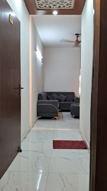Room in 2 BHK Apartment at Signature Global Proxima, Sector 89 – for Rent
