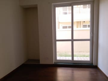  3 BHK Builder Floor at BPTP Parkland Pride, Sector 77 – for Sale
