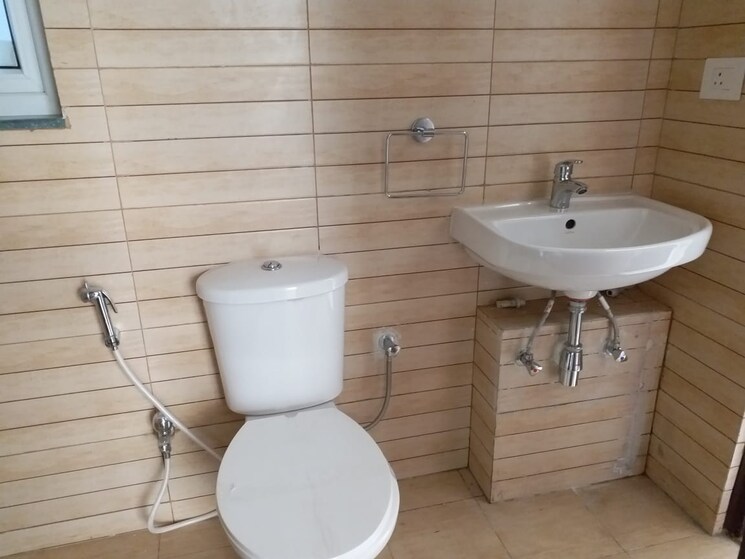 Attached Bathroom, bptp-parkland-pride 3 Bedroom 1103 Sq.Ft. Builder Floor In Sector 77 Faridabad 8527882