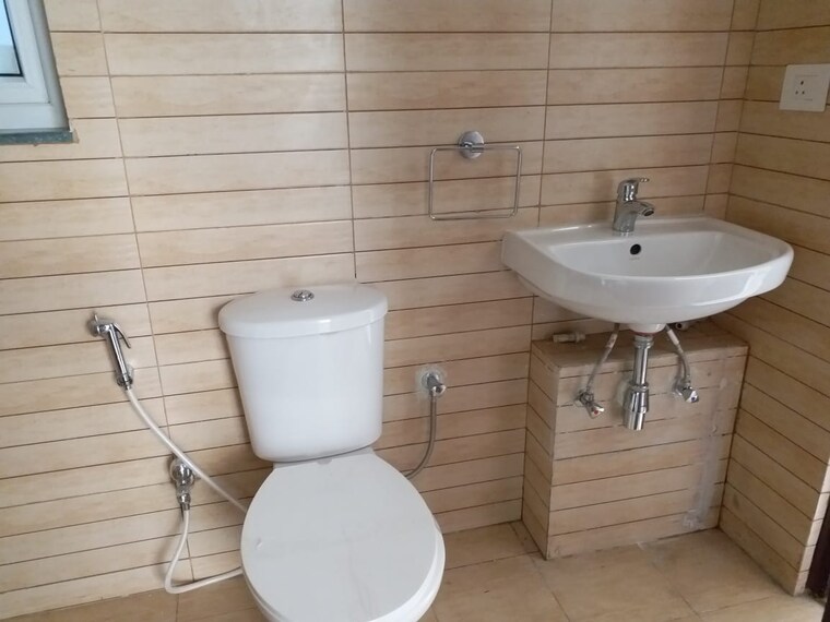 Attached Bathroom, bptp-parkland-pride 3 Bedroom 1103 Sq.Ft. Builder Floor In Sector 77 Faridabad 8527882