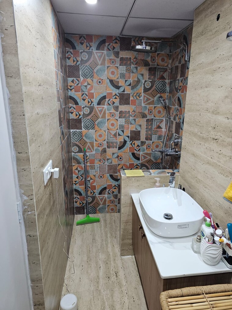 Bathroom, mahagun-mywoods 3 Bedroom 948 Sq.Ft. Apartment In Sector 16c Greater Noida Greater Noida 8527893