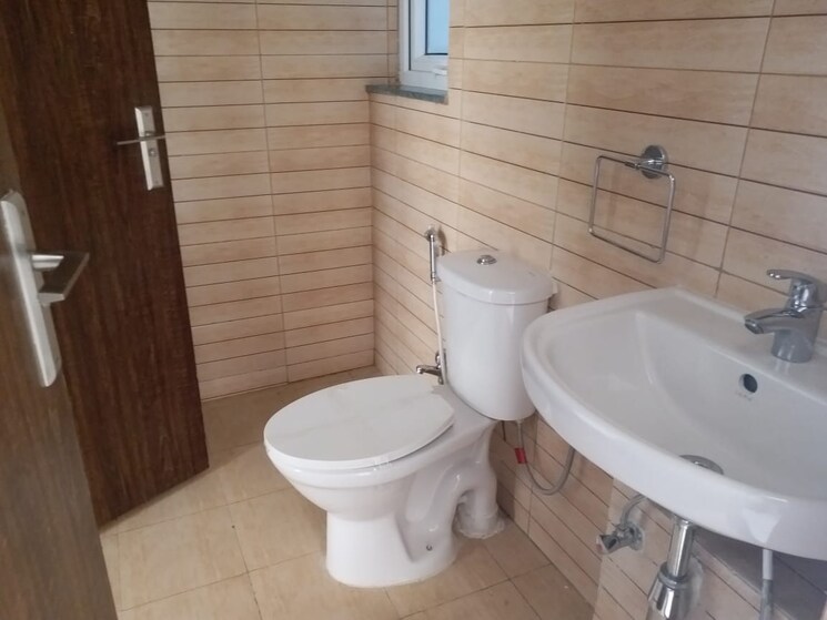 Attached Bathroom, bptp-parkland-pride 3 Bedroom 1103 Sq.Ft. Builder Floor In Sector 77 Faridabad 8527882