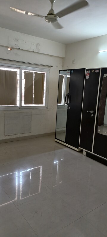 Room in 2 BHK Apartment at Shankar Nagar – for Rent