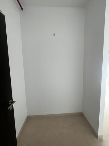 Room in 3 BHK Apartment at Oberoi Sky City, Borivali East – for Sale