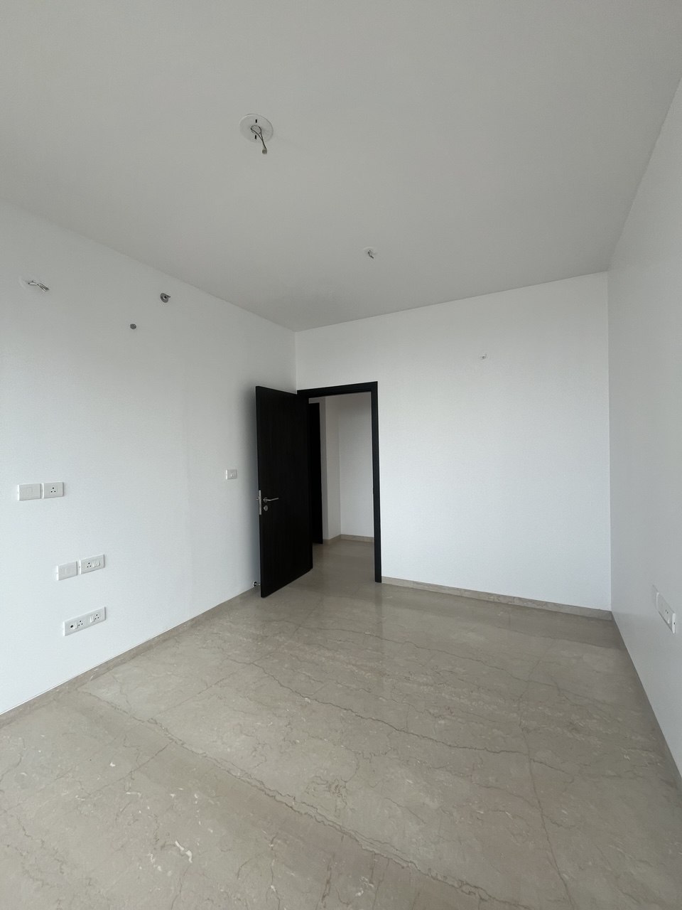 3 BHK + Extra Room 1132 Sq.Ft. Apartment in Oberoi Sky City