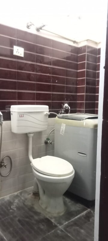Attached Bathroom in 2 BHK Builder Floor at Saket – for Rent