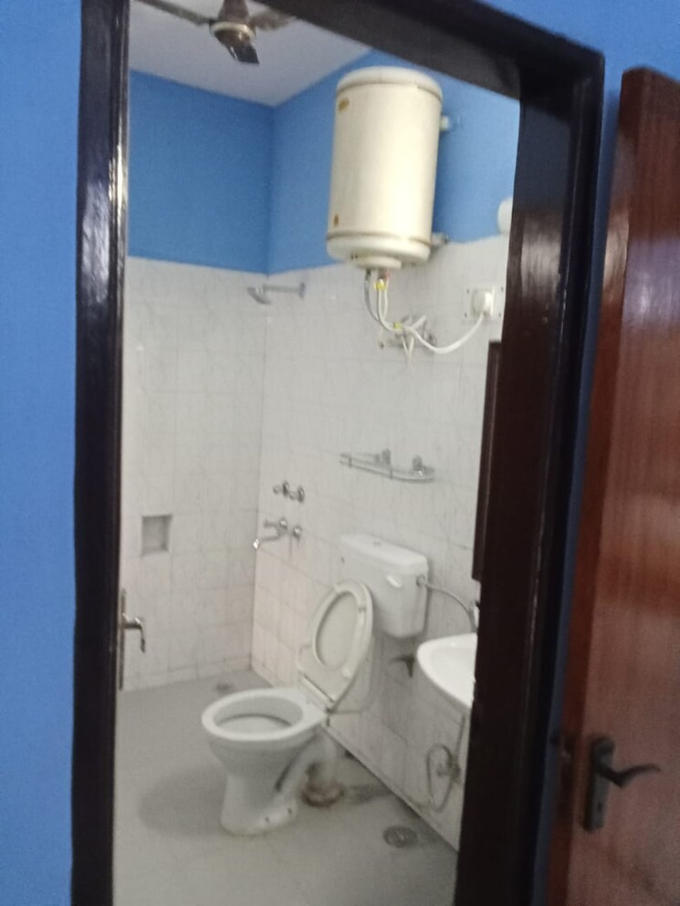 Attached Bathroom, ansal-plaza-sector-23 3 Bedroom 173 Sq.Yd. Independent House In Sector 23 Gurgaon 8527993