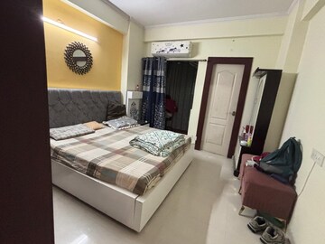 Room in 3 BHK Apartment at Maxblis White House-II, Sector 75 – for Rent