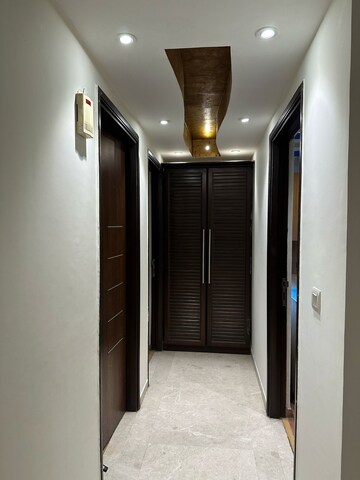  4 BHK Apartment at DLF The Royalton Tower, Dlf Phase V – for Sale