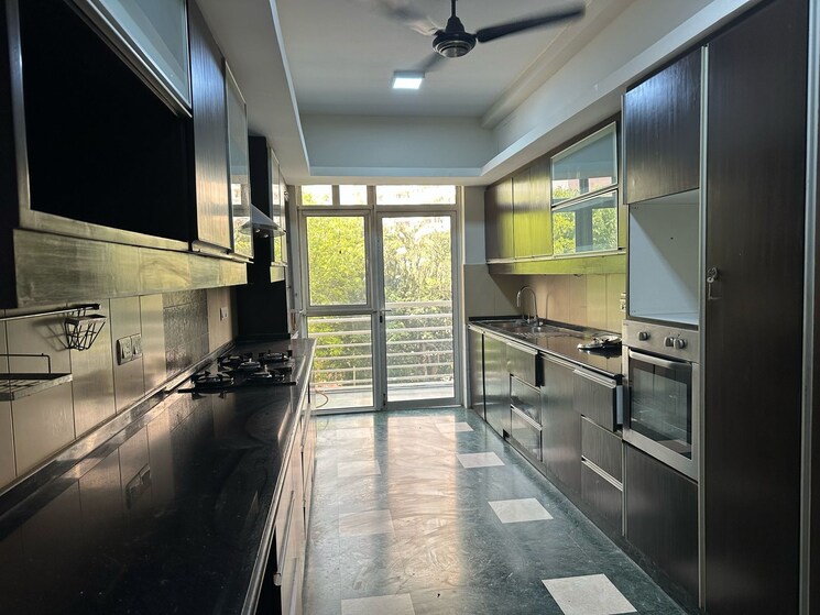 Kitchen, dlf-the-royalton-tower 4 Bedroom 2940 Sq.Ft. Apartment In Dlf Phase V Gurgaon 8528023