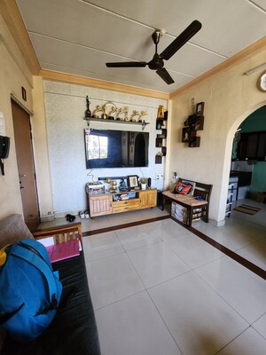 Living Room in 3.5 BHK Apartment at Magnum Tower CHS, Andheri West – for Sale