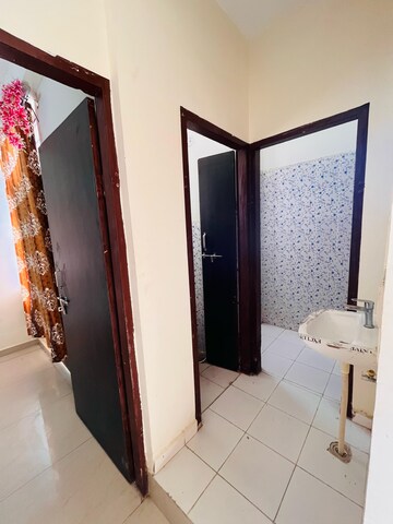 Attached Bathroom in 1 BHK Builder Floor at Tonk Road – for Sale
