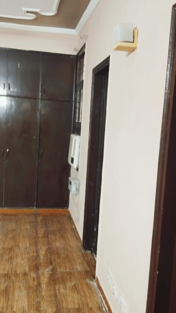  4 BHK Apartment at Vastu Apartments, Sector 55 – for Rent