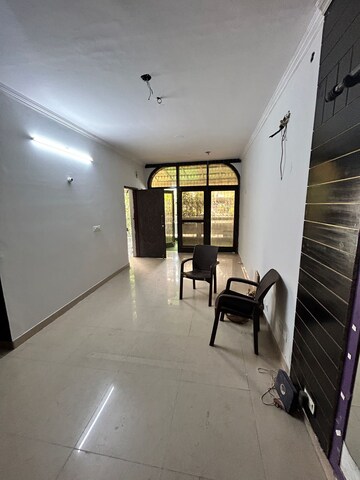 Room in 2 BHK Apartment at Sector 27 Yamuna Expressway – for Sale