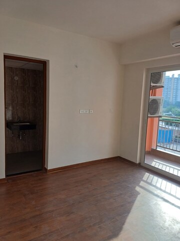 2 BHK Apartment For Sale in Shapoorji Pallonji Joyville Phase 2, Sector 102