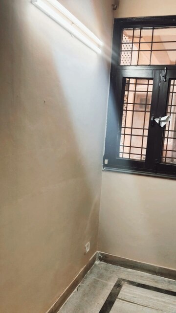 Room in 3 BHK Apartment at Vastu Apartments, Sector 55 – for Rent