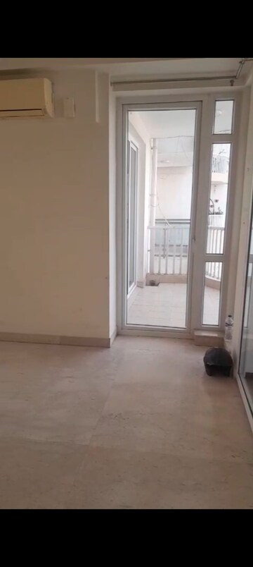 Room in 4 BHK Apartment at Emaar Palm Terraces Select, Sector 66 – for Rent