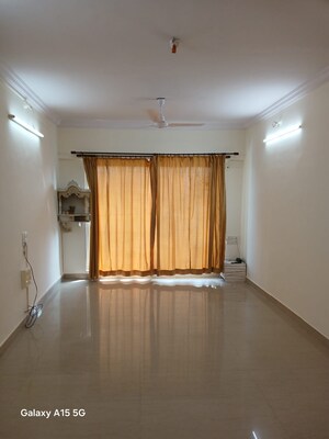 Room in 2.5 BHK Apartment at Evershine Crown, Kandivali East – for Sale