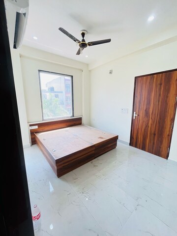 Room in 1 BHK Builder Floor at Sector 45 – for Rent