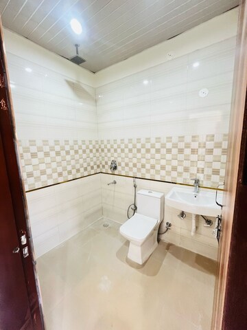 Attached Bathroom in 1 BHK Builder Floor at Sector 45 – for Rent