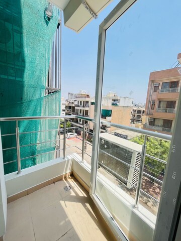 Balcony in 1 BHK Builder Floor at Sector 45 – for Rent