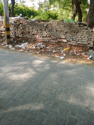  Plot For Sale in Sainik Farm