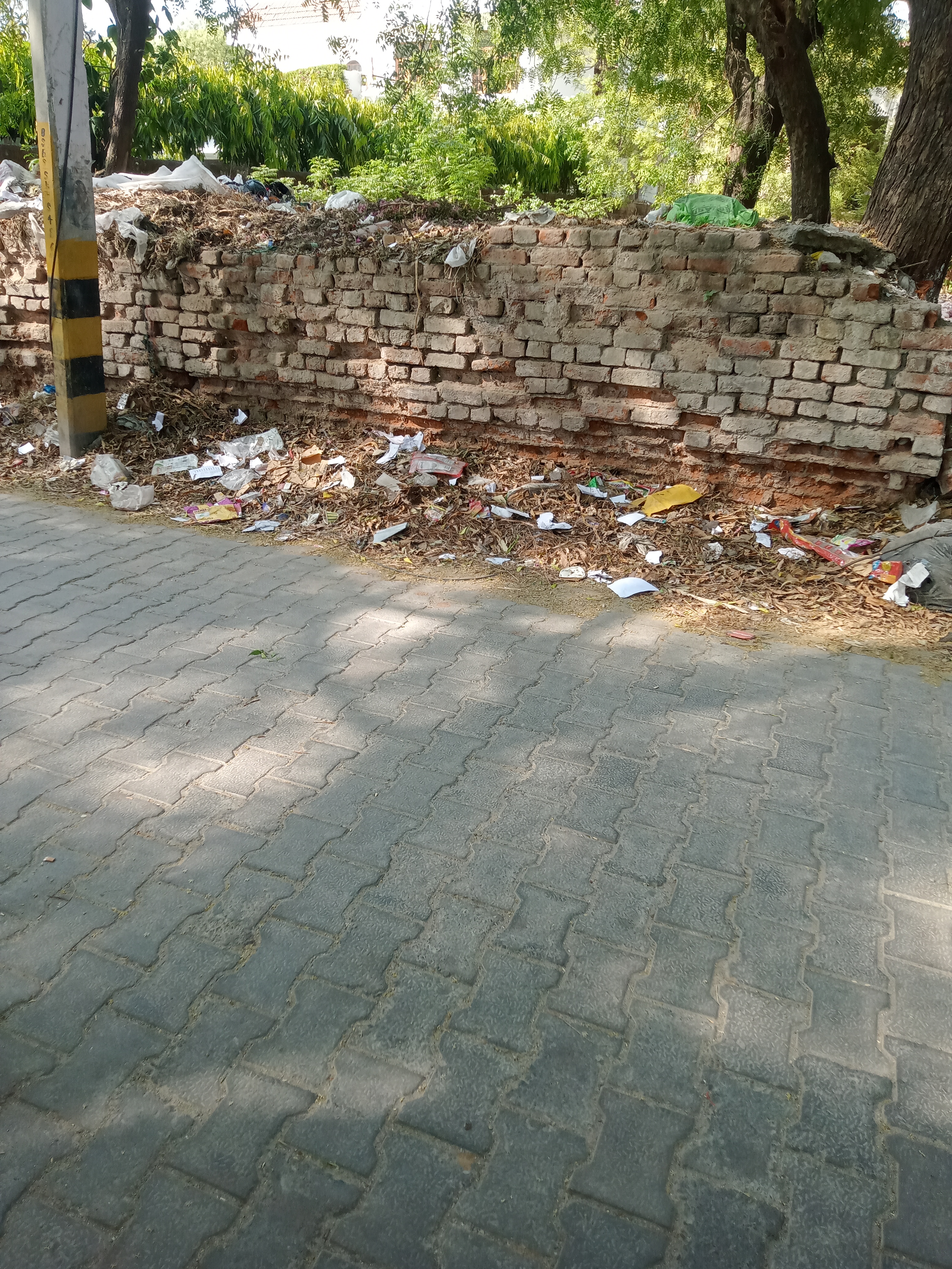 Plot For Sale in Sainik Farm