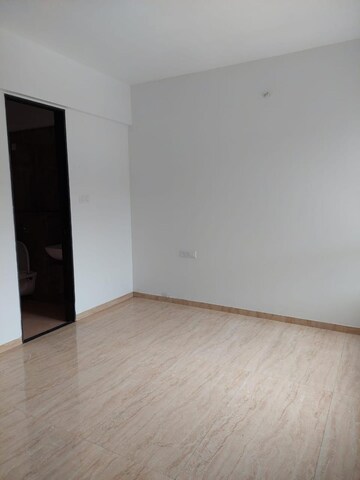 Room in 2 BHK Apartment at VTP Belair B And D Building, Mahalunge – for Rent