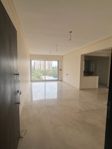 Living Room in 2 BHK Apartment at Chembur – for Rent