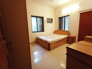 Room in 2 BHK Apartment at Bandra West – for Rent