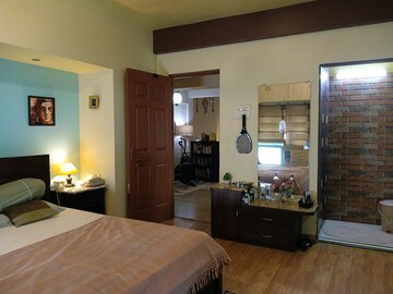 Master Bedroom in 3 BHK Penthouse at NRI Complex Phase 2, Seawoods – for Sale