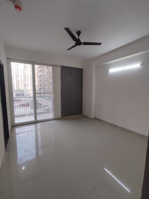 Room in 3.5 BHK Apartment at ATS Nobility, Sector 4, Greater Noida – for Sale