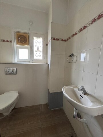 Attached Bathroom in 3 BHK Apartment at Khairatabad – for Rent